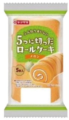 5つに切ったロールケーキ(メロン)